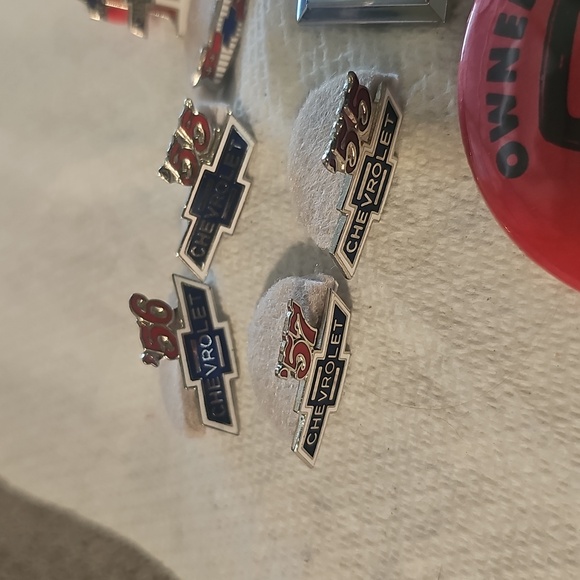 Chevy Bowtie Hat In Collectible Vehicle Pins for sale | eBay Chevrolet Collectible Pin and Badge Set
